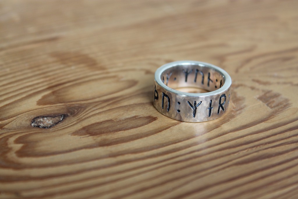 Zilveren rune ring